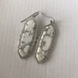 White/Grey Marbled KENDRA SCOTT - never worn!